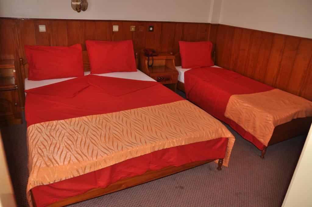 Kozan Hotel Анталия Стая снимка